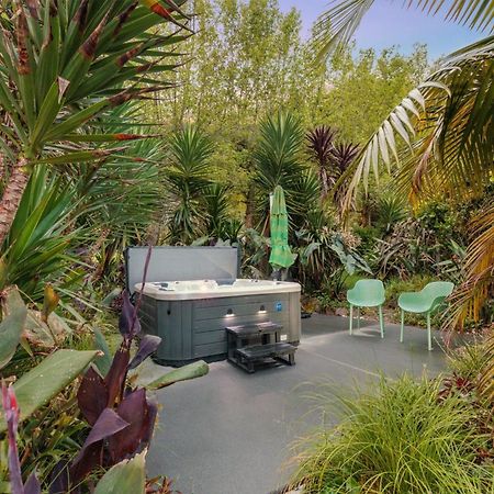 Swiss-Kiwi Cottage And Retreat, B&B Tauranga Exterior photo