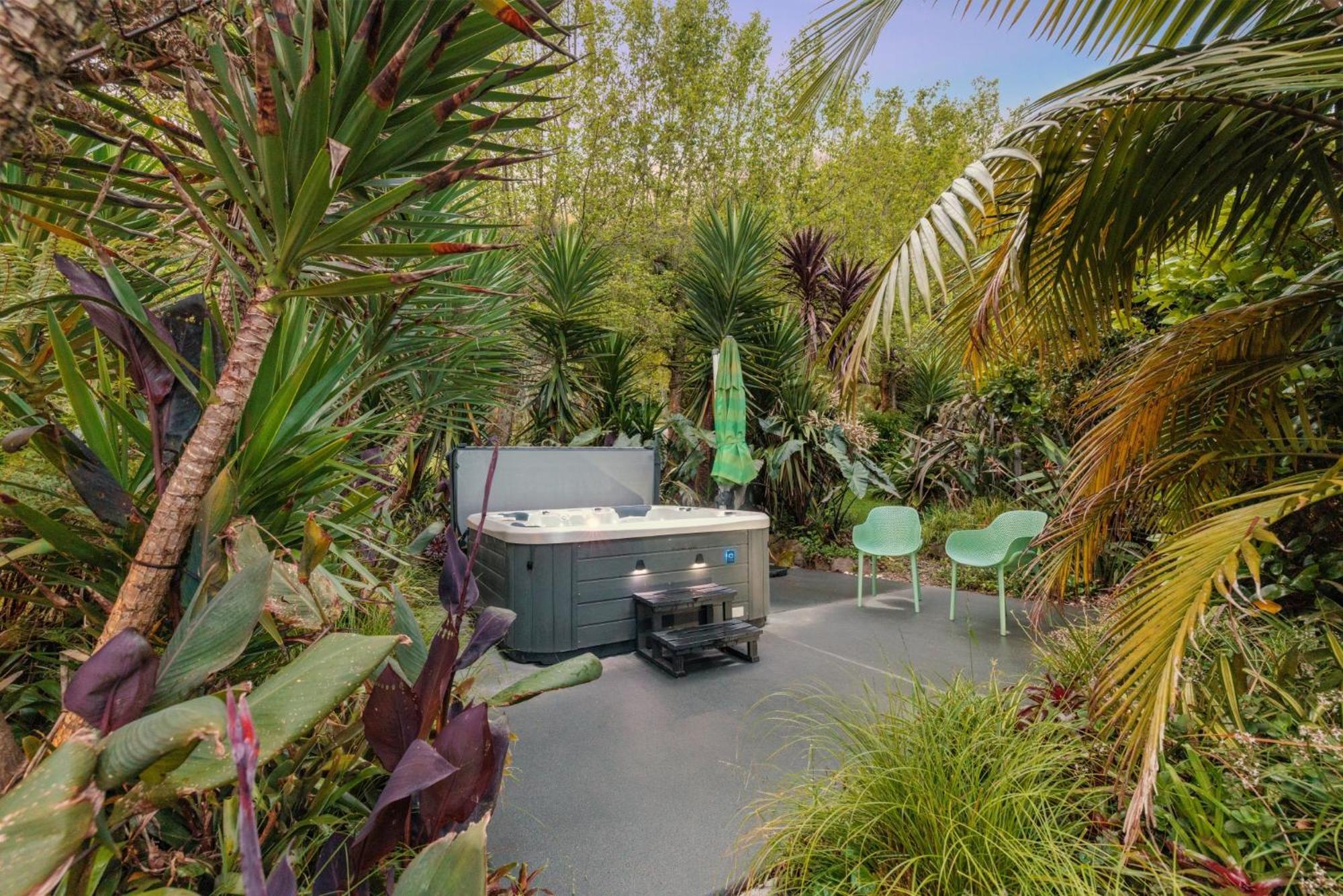 Swiss-Kiwi Cottage And Retreat, B&B Tauranga Exterior photo